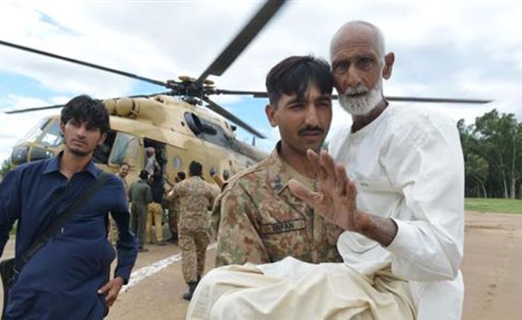 200 helicopters evacuate stranded people: ISPR