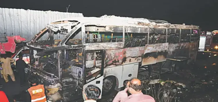 17 flood-hit people die in bus fire near Sindh's Nooriabad town