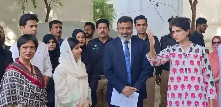 Malala visits Karachi school during flood solidarity visit